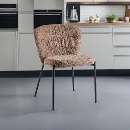 Sgabello Glami in pvc effetto cuoio brown con struttura in metallo nera